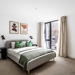 Luxury 2-Bed, 2.5 Bath Apartment Close To Borough Market