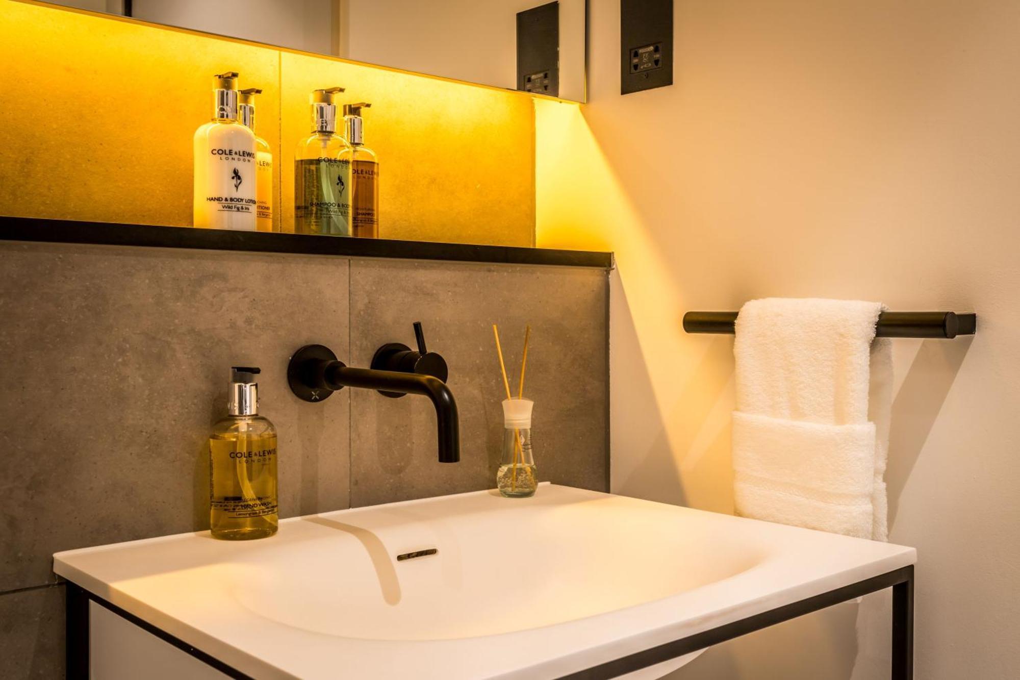 Luxury 2-bed, 2.5 Bath Close To Borough Market